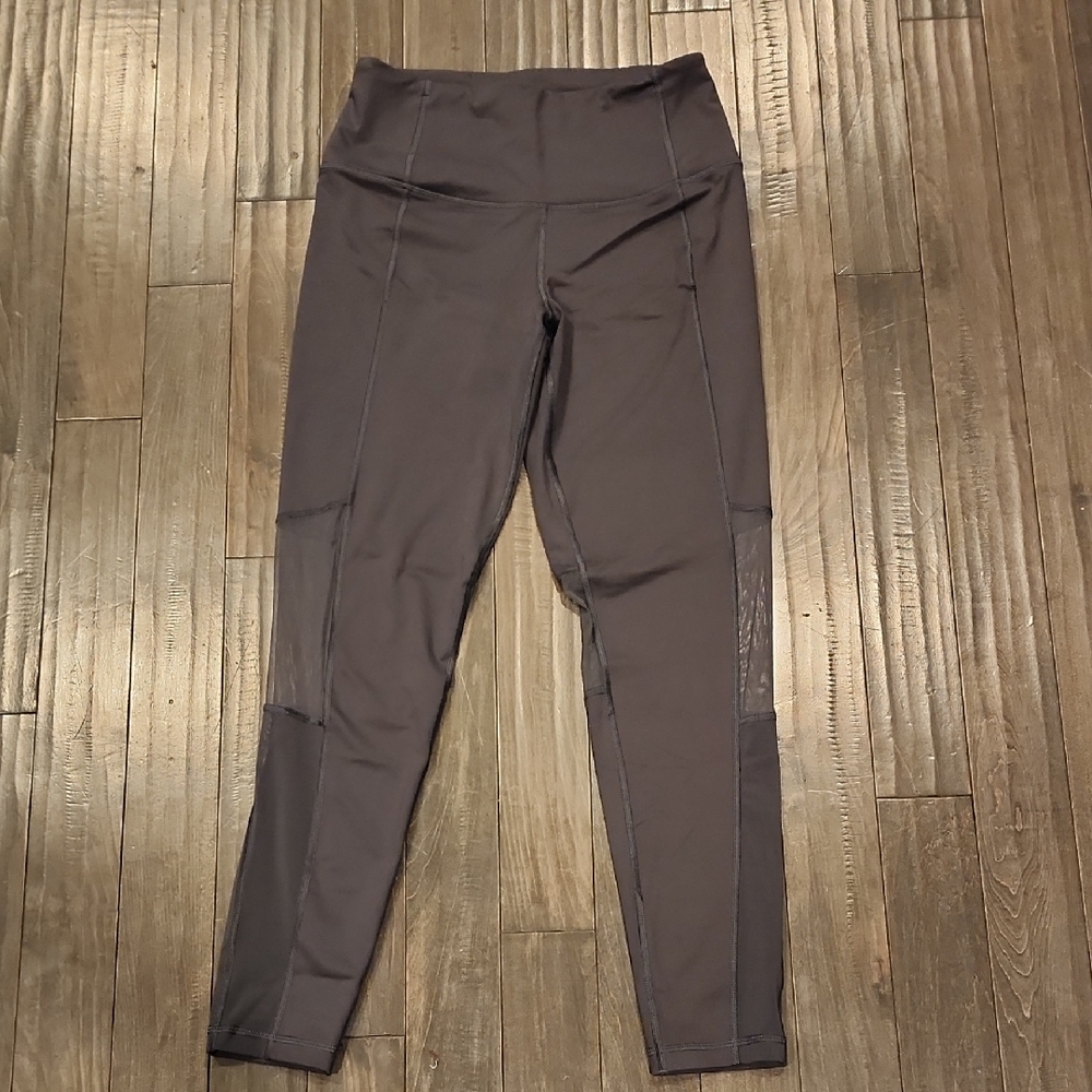 Victoria Sport High-Waist Gray Active Leggings with Mesh Panels